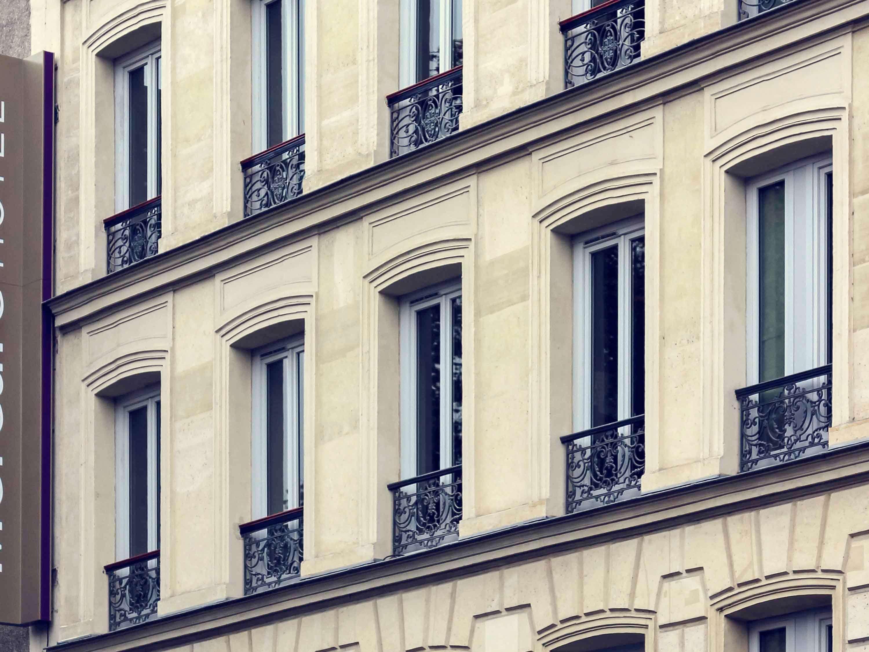 Mercure Paris Pigalle Sacre Coeur Hotel Exterior photo